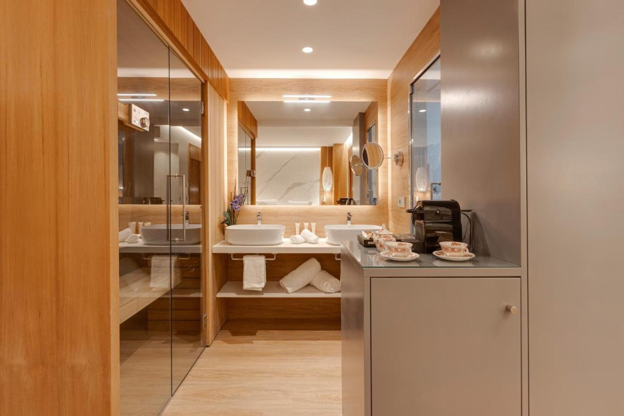 Suite Hammam Hydromassage Bathtub Sauna Terrace
