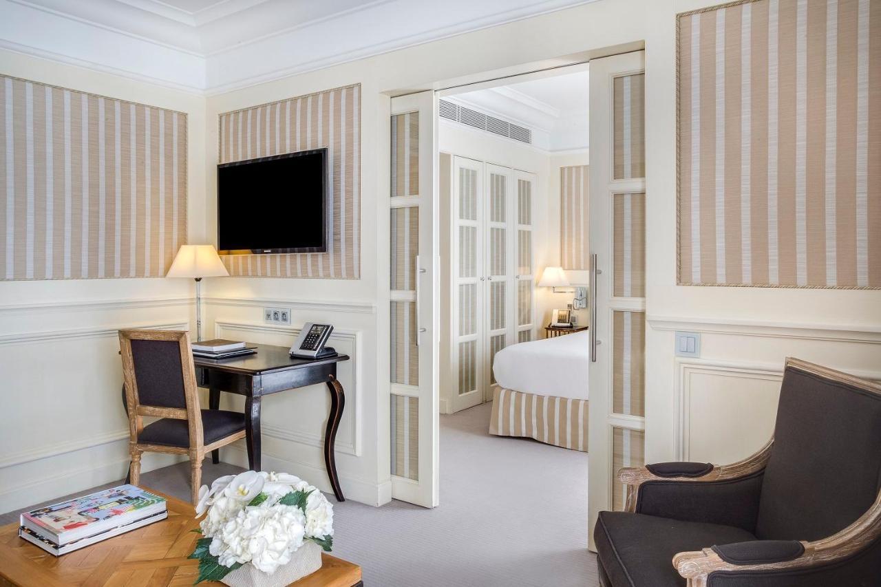 Junior Suite with City View