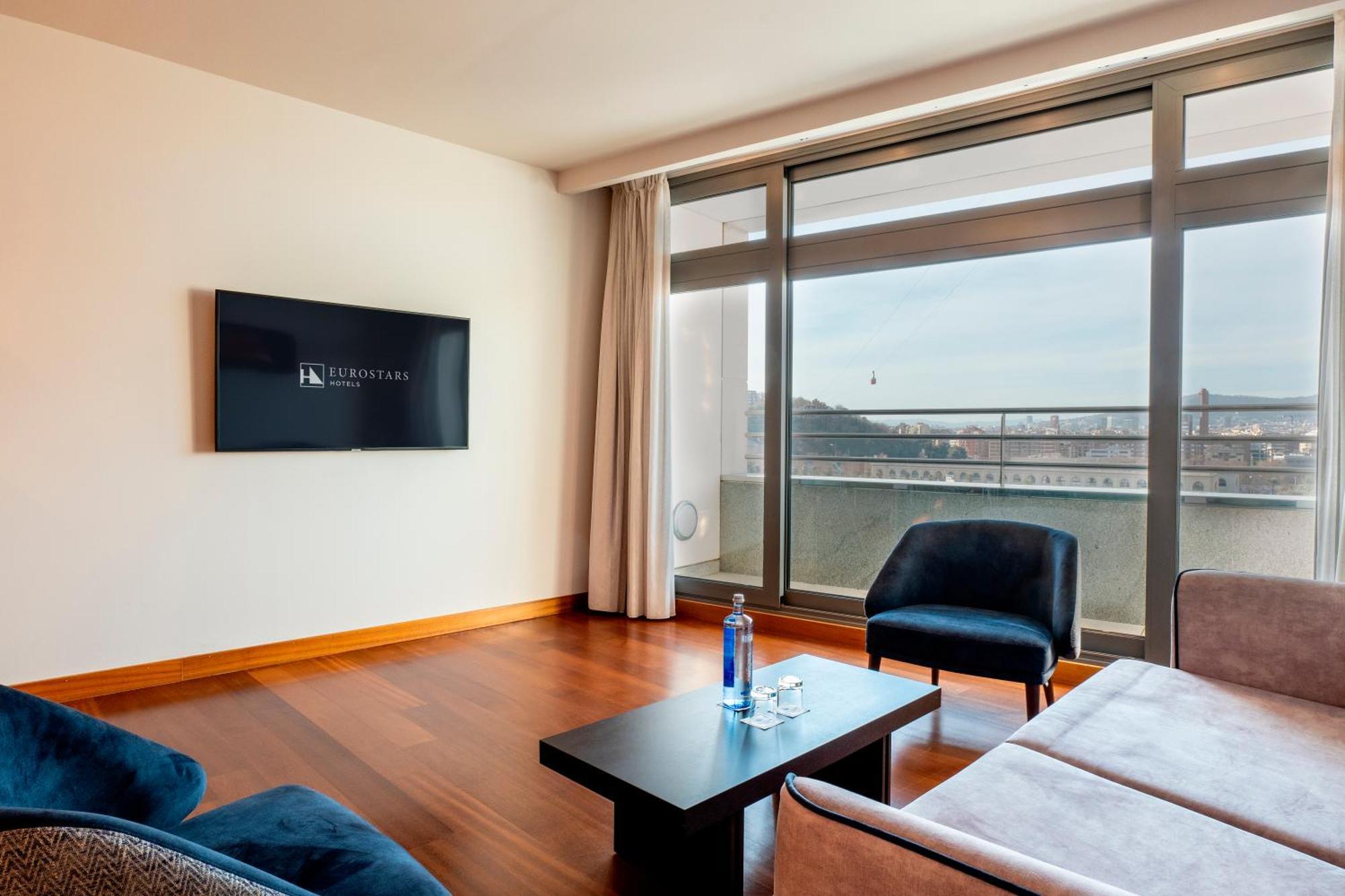 Suite city view