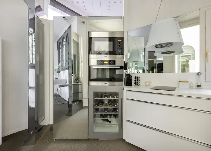 El Palauet Modernist Suites Barcelona